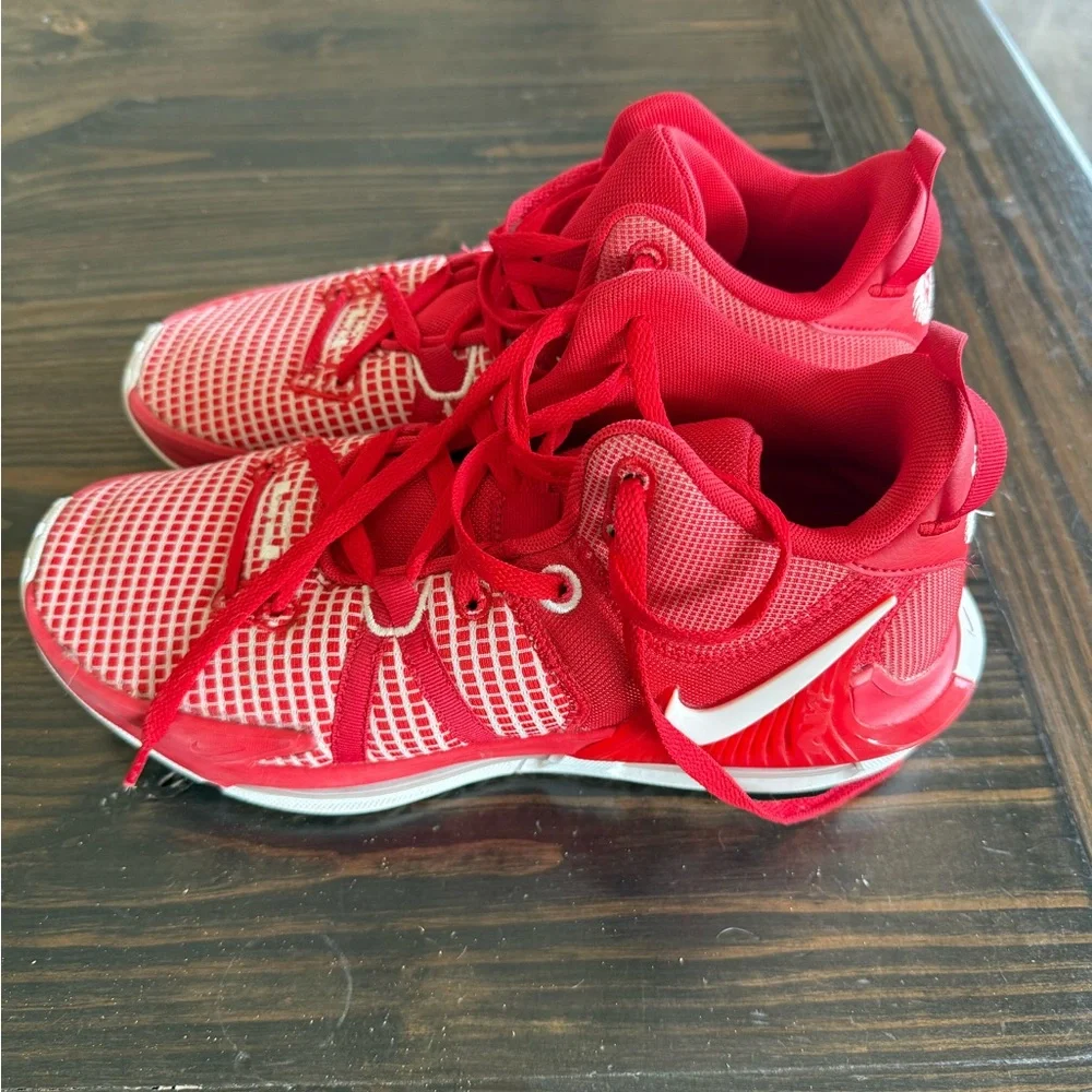 Nike Mens Basketball shoes Red with White Accents - Picture 3 of 6